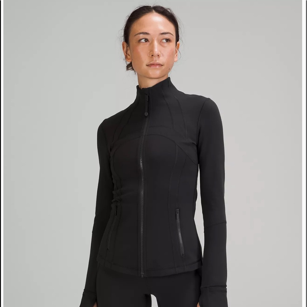 I am selling a hot lululemon jacket!